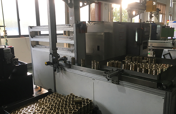 数控车床自动上下料